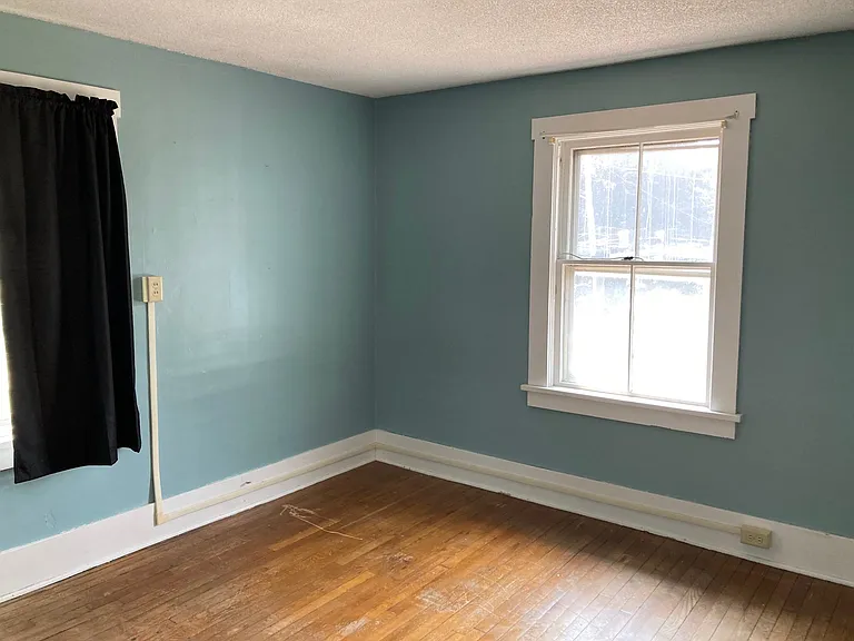 702 N Center St #1 — Photo 5
