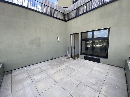 Rented by MySpaceNYC | media 9