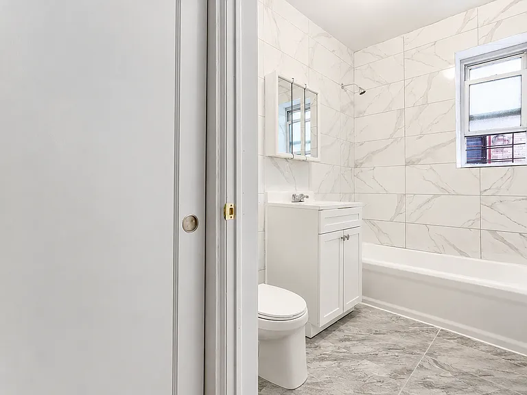 820 E 10th St #2D — Photo 13