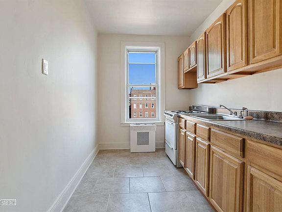 4th image of 4125 44th St APT E3
