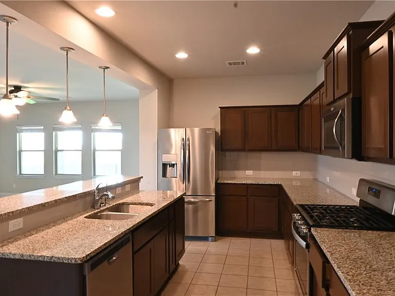124 Gray Wolf Dr — Photo 8