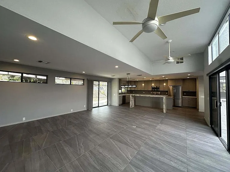 4 Saturn Cir — Photo 11