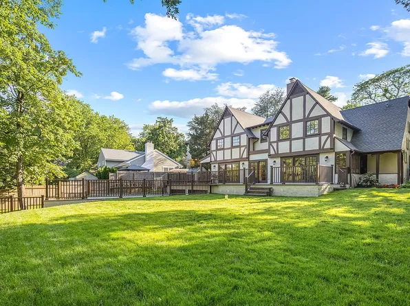 378 Beverly Rd Unit 1, Little Neck, NY 11363