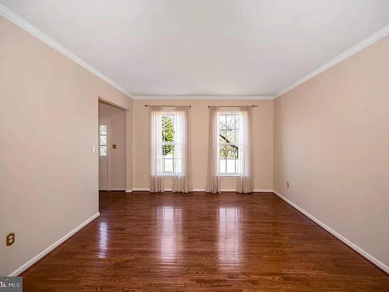 48 Savannah Ct — Photo 16