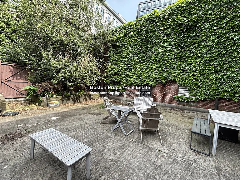 12 Aberdeen St #1 — Photo 13
