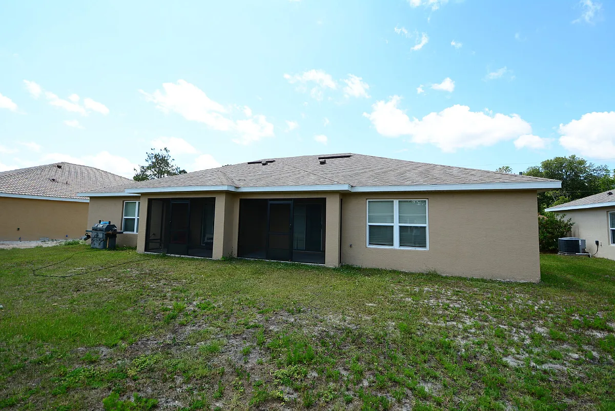 Building Photo - 33 Rosecroft Ln #B