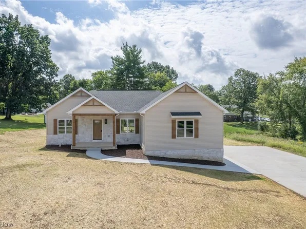 4327 Skycrest Dr NW, Canton, OH 44718