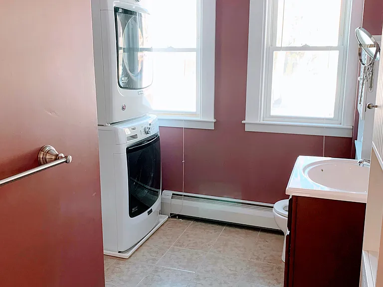 25 Glendale St #A — Photo 11