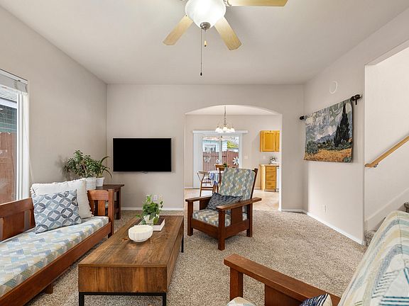 3rd image of 1005 N Harding St