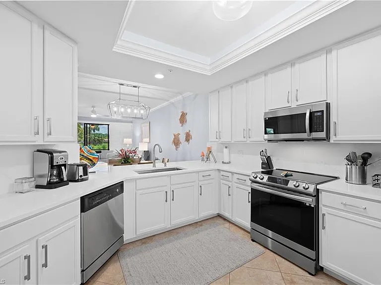 9844 Venezia Cir #711 — Photo 11