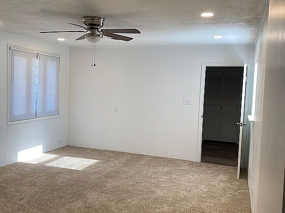 4th image of 2325 S 39th St