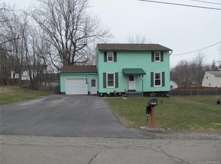 6786 Gates Dr, Derby, NY 14047