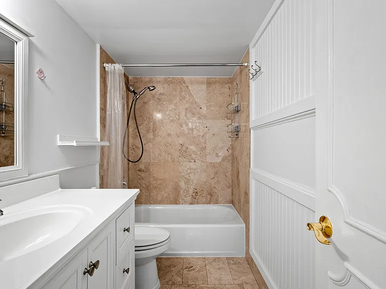 620 NE 12th Ave #602 — Photo 16
