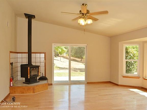 4th image of 18884 Cozy Grove Ct