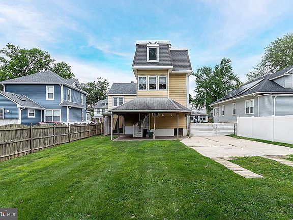 2nd image of 218 Kingston Ave