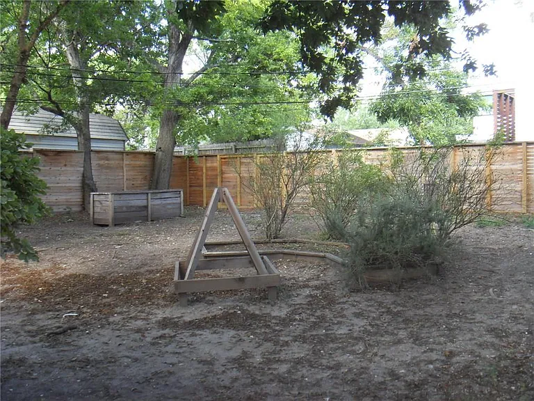5506 Avenue G — Photo 7