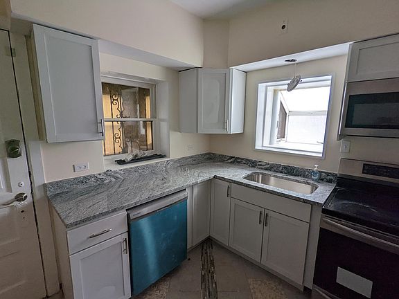 2nd image of 6915 S Langley Ave #2