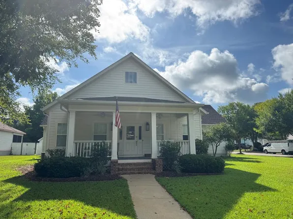 233 Morning Glory Ln, Dothan, AL 36305