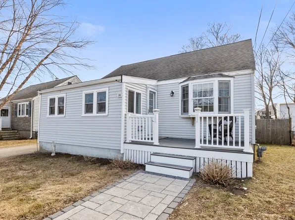 14 G St, Hull, MA 02045