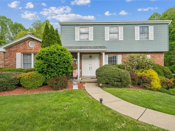 620 Sandy Hill Rd, Irwin, PA 15642