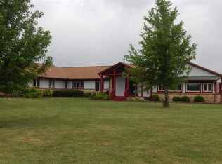 11246 142nd Rd, Winfield, KS 67156