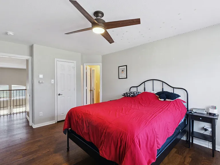 5801 Hathaway Dr — Photo 6