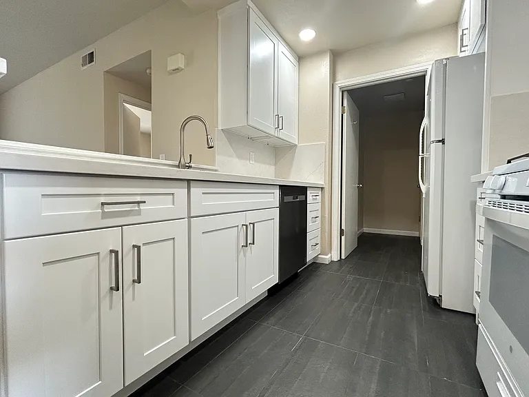607 Arcadia Ter #203 — Photo 9