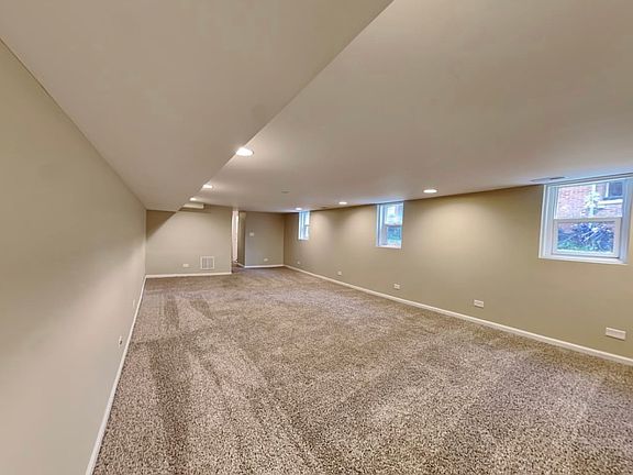 2nd image of 1035 Dewey Ave