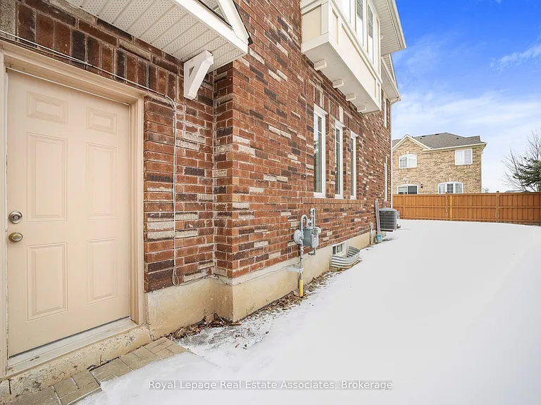 34 McCandless Ct — Photo 4