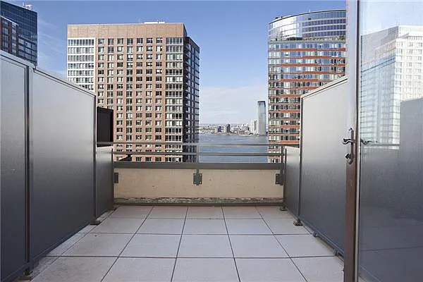 Rented by R New York | media 10