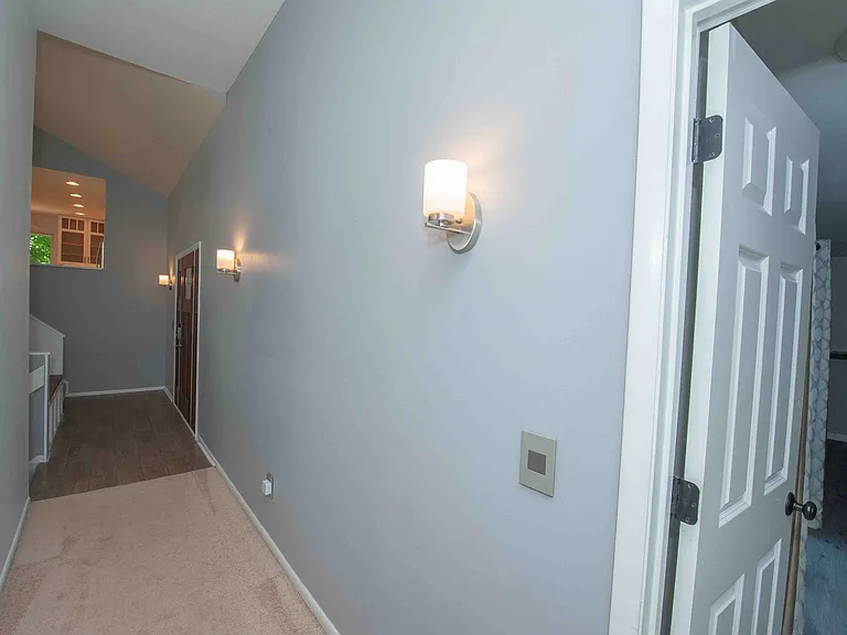 973 Hollow Creek Dr — Photo 12