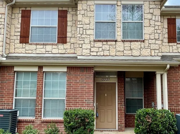 2221 Canterbury Park Dr, Grand Prairie, TX 75050
