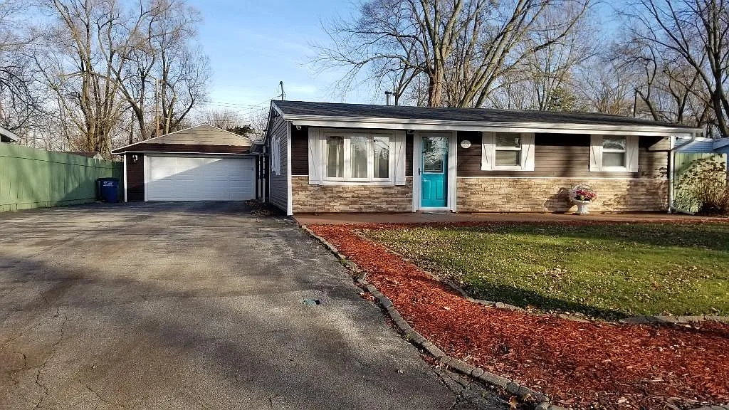 123 Eastwood Ave photo 1