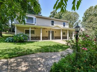 821 Ninovan Rd SE, Vienna, VA 22180