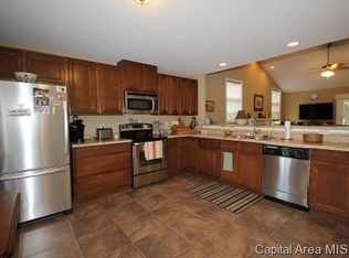 1074 Ravina Dr, Chatham, IL 62629