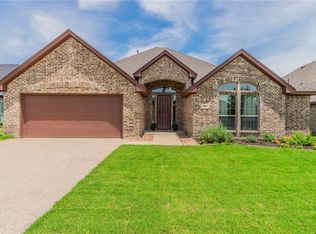 10804 Golfview Way, Benbrook, TX 76126