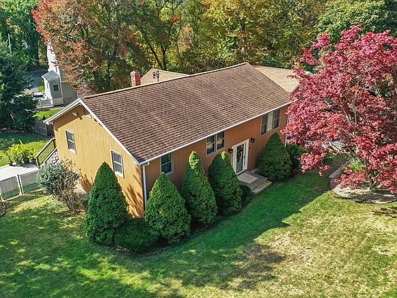 3rd image of 40 William Ave