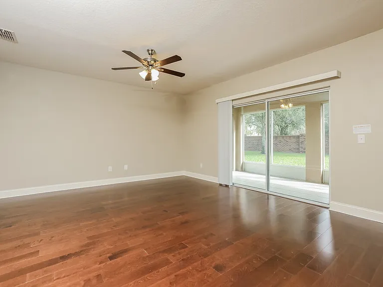 491 Shirley Dr — Photo 3