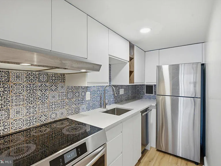 1825 T St NW #401 — Photo 9