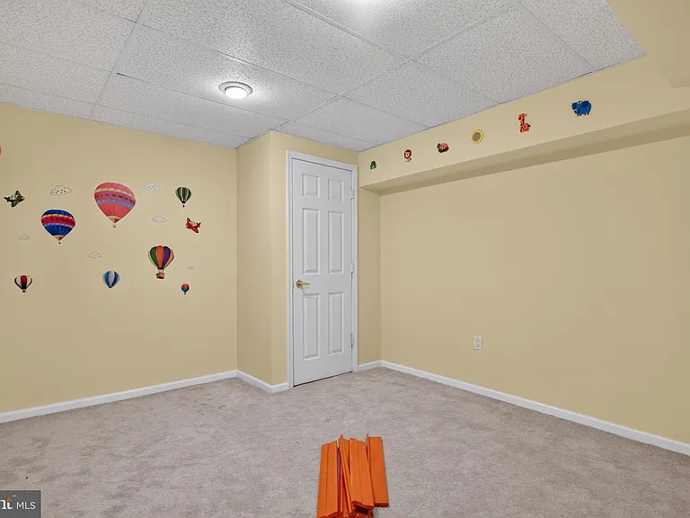 20 Carter Ln — Photo 23