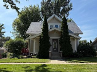 216 Arizona Ave NW, Orange City, IA 51041