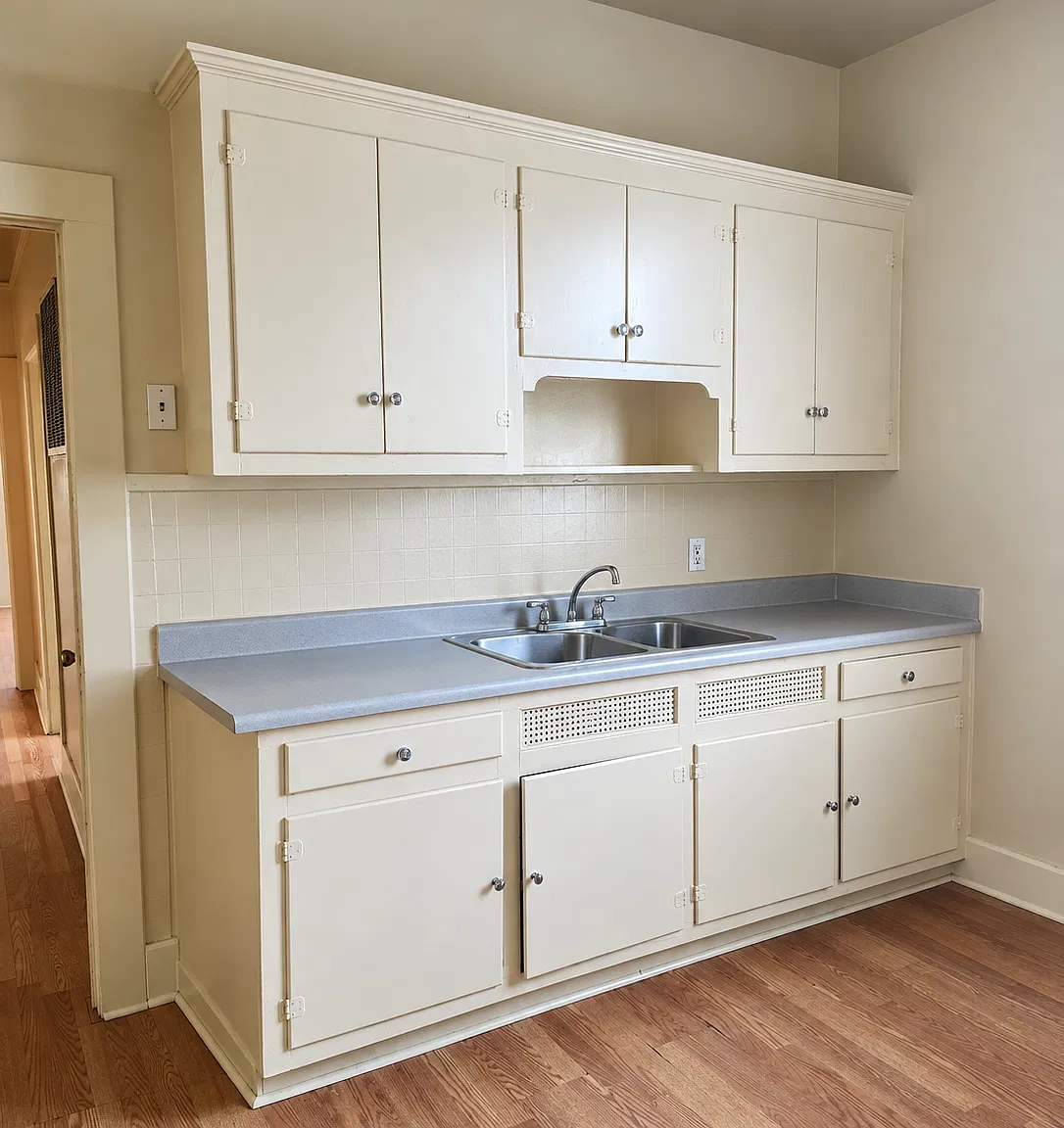 3 bed, $1,800 — Photo 3