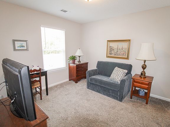 5th image of 570 Deerchase Ct