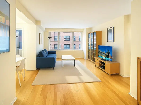 33 Greenwich Avenue image 1 of 9