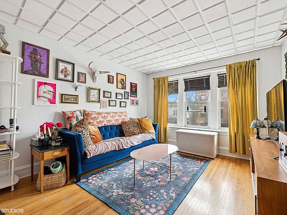 3rd image of 4955 N Seeley Ave #2