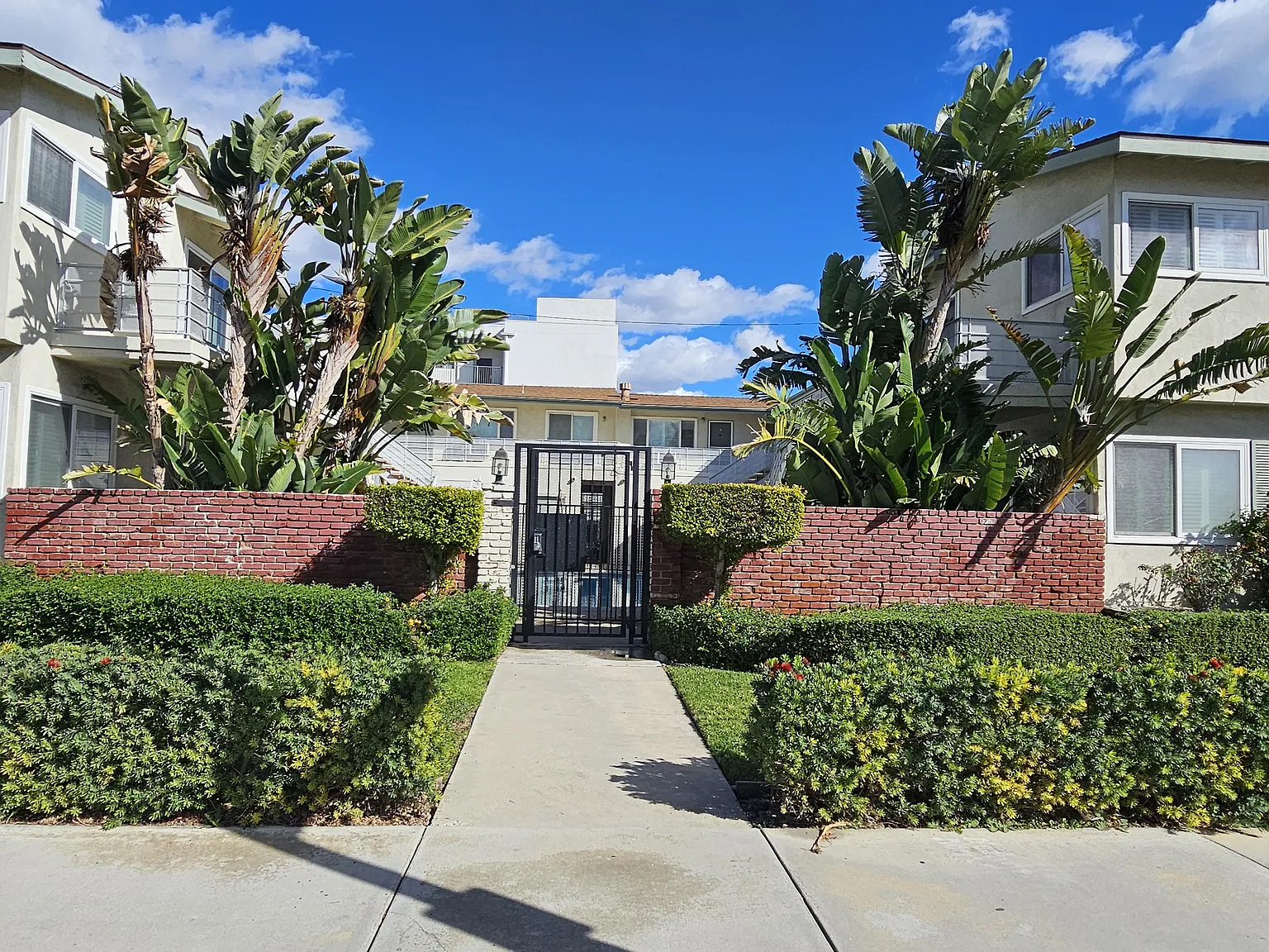 2 bed, $2,100 — Photo 2