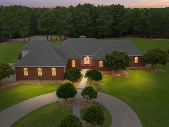 95 Woodcannon Dr, Fuquay Varina, NC 27526