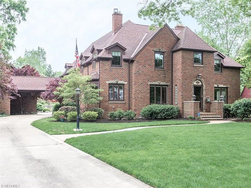 1st image of 1229 E Melrose Dr