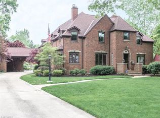 1229 E Melrose Dr, Westlake, OH