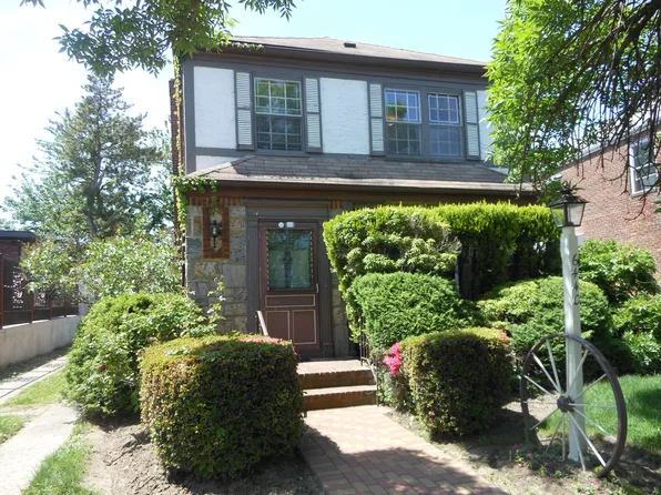 64-40 Dieterle Crescent image 1 of 16